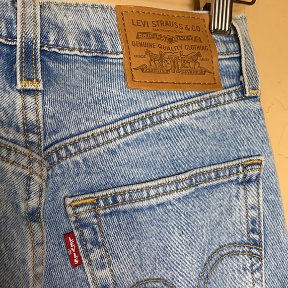 Levi’s Ribcage Straight Jeans - Picture 11 of 13